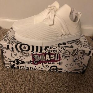 New in Box Steve Madden Lancer Dupes. Size 7.5